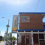 Empress Inn And Suites By The Falls