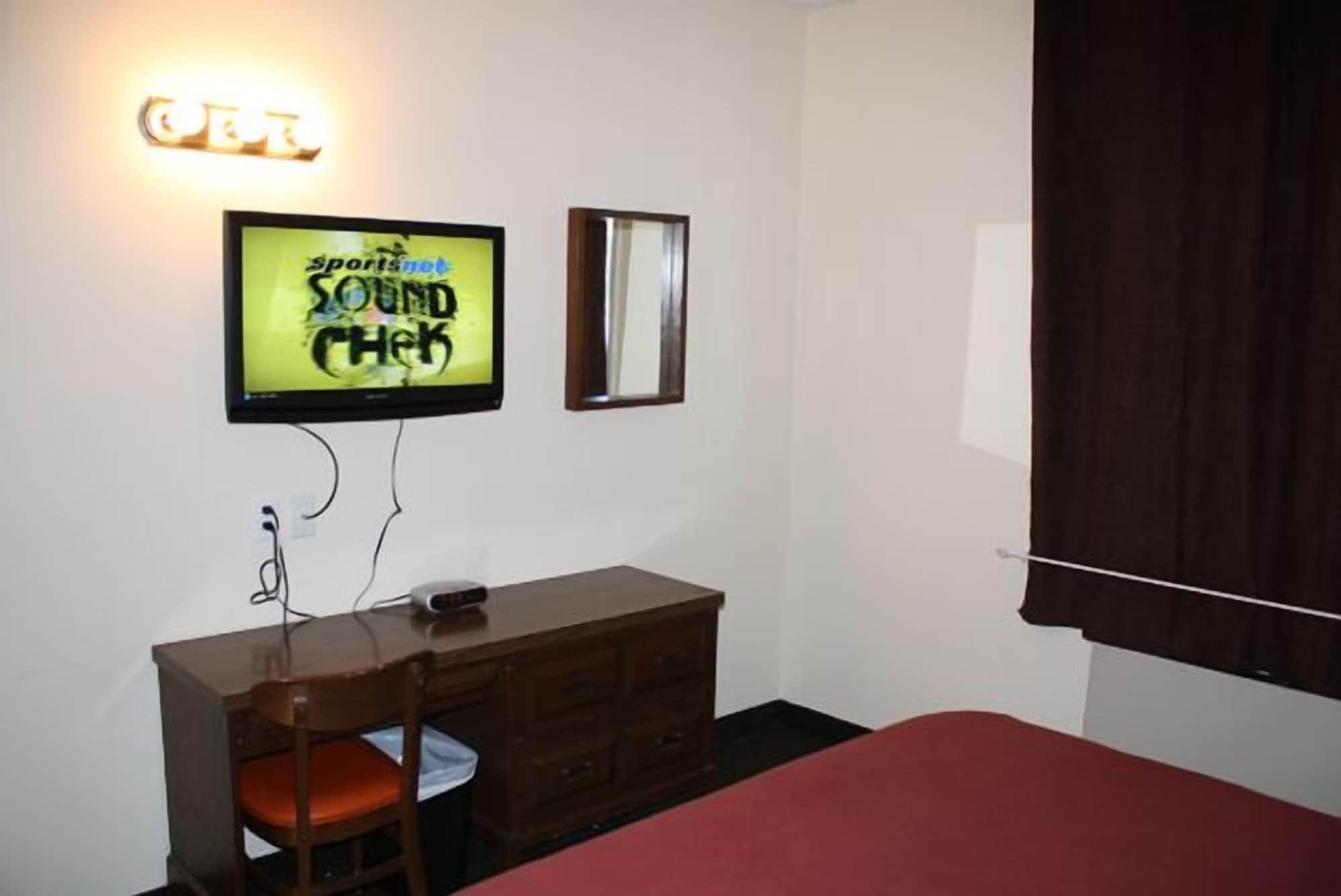 Empress And By The Falls Hotel