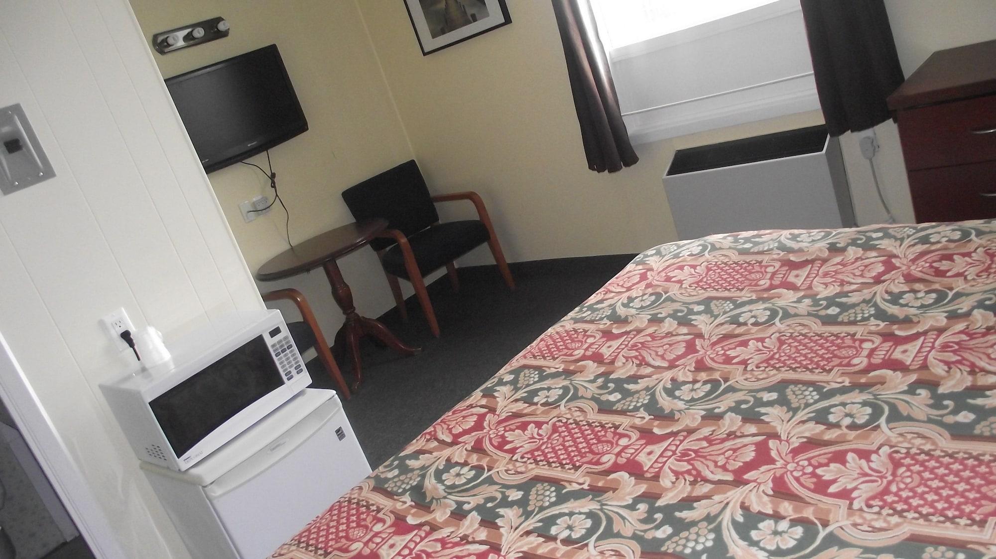 Hotel Empress And By The Falls 3*